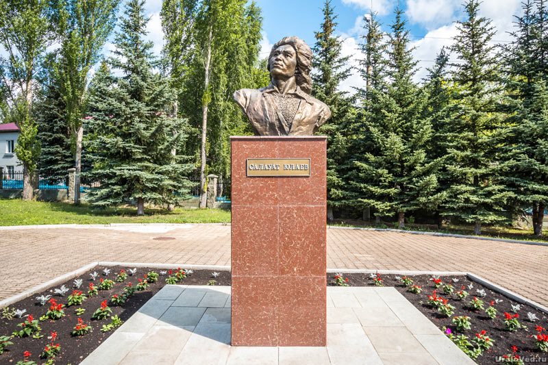 Памятник Салавату Юлаеву в Малоязе